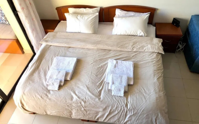 Cosy Sea View Studio - The Views Waterside