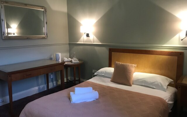 Eurobar Cafe and Hotel