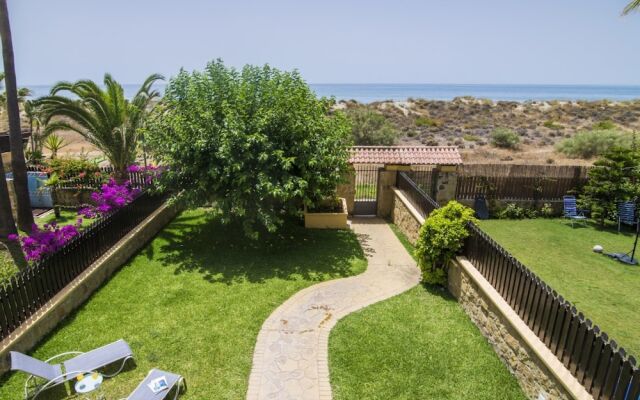Sand Dunes Waterfront Retreat