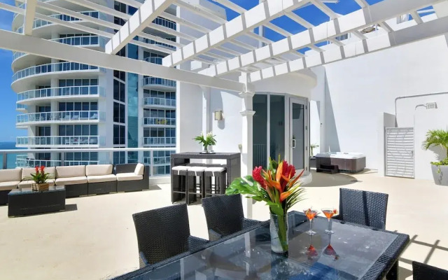 MARENAS BEACH RESORT by Miami And The Beaches Rentals