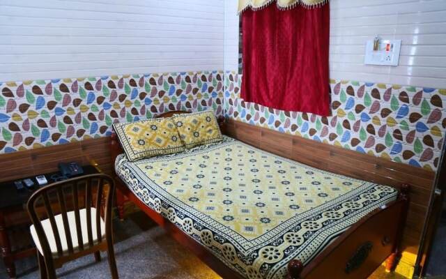 Sri Mahalakshmi Deluxe Lodge