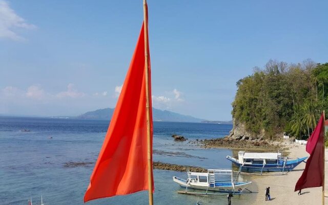 La Laguna Beach Club & Dive Center