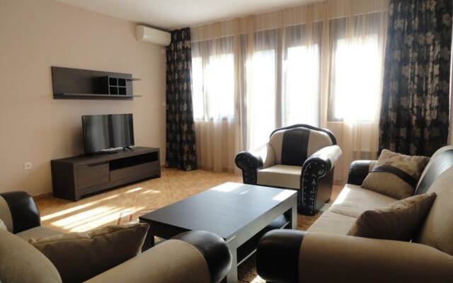 Budva city center retreat