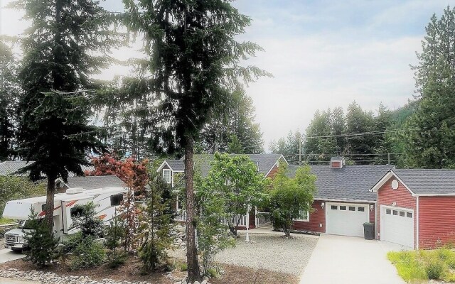 Prosecco Palazzo At Peachland 1 Bedroom Home by Redawning