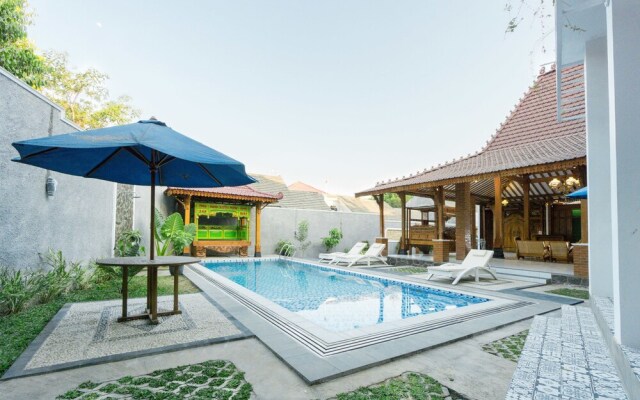 Ndalem Sidoarum Syariah by OYO Rooms