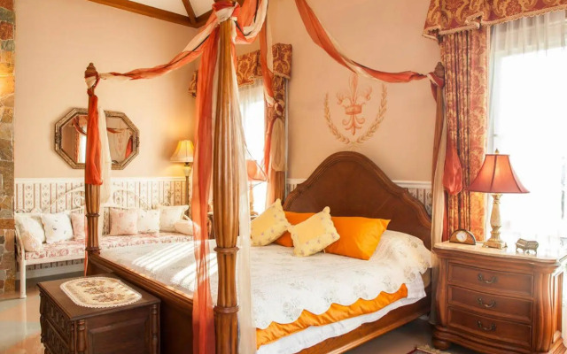 The Heritage House & Garden