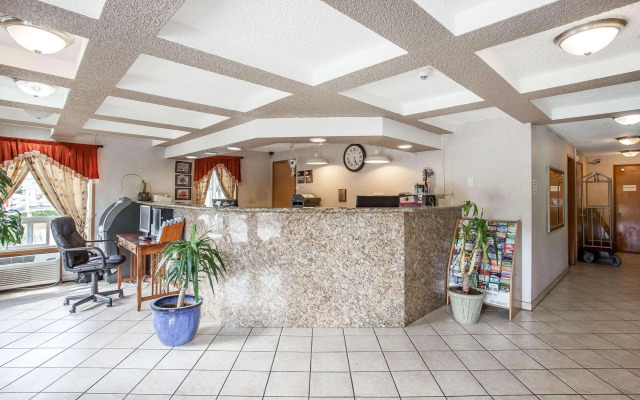 Econo Lodge Seatac Airport North Seattle Hotel