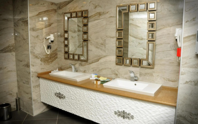 Grand Asya Hotel