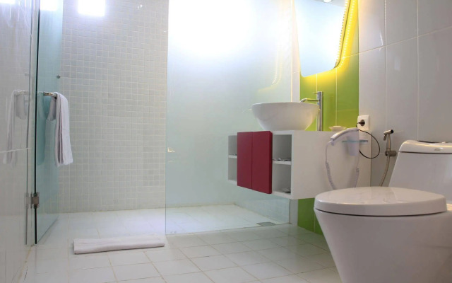 Berry Glee Thematic Hotel