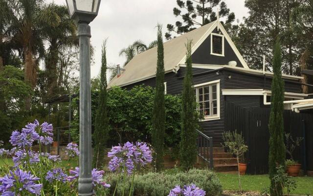 Hillview Cottages
