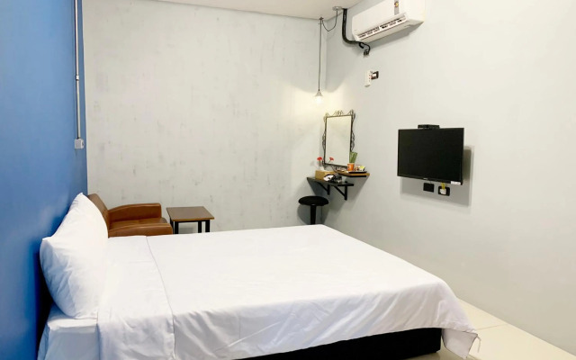 Snug Nine Inn
