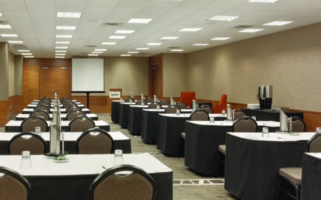 Radisson Hotel & Conference Centre Calgary Airport