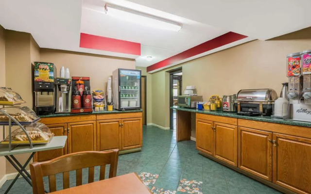 Days Inn Hurstbourne