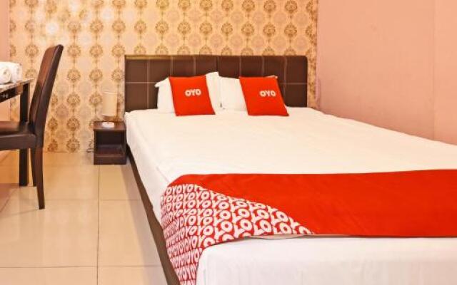 8 Hotel
