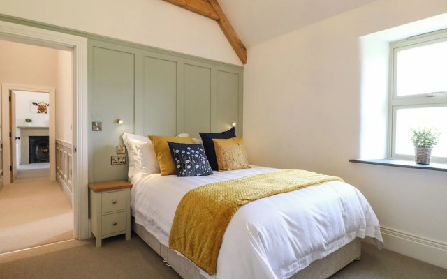 Upper Hurst Farmhouse
