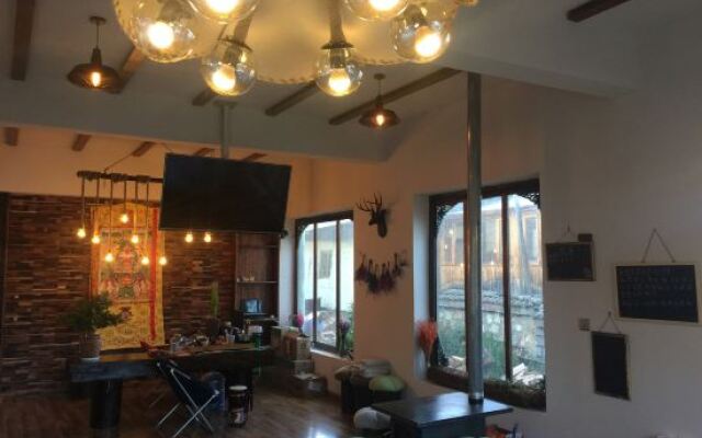 Shangri-La Fanshe Inn (Dukezong Ancient City Branch)