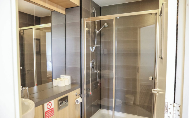 Jubilee Ground-floor Double Bedroom