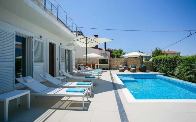 Villa Avalon