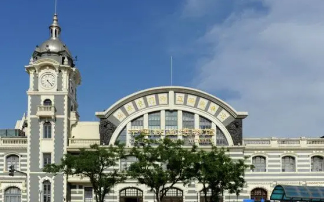 ECHARM HOTEL (Beijing Tiananmen Square Qianmen Subway Station)