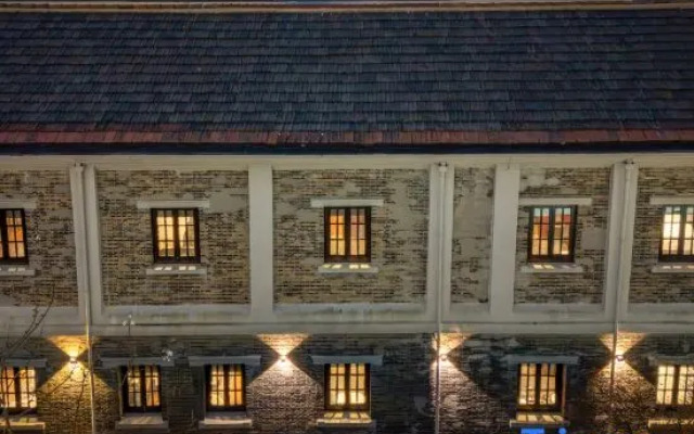 Blossom Manoir Lujiazui · Oriental Treasury