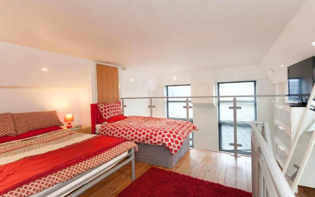 Victoria Centre Apartments & Annexe