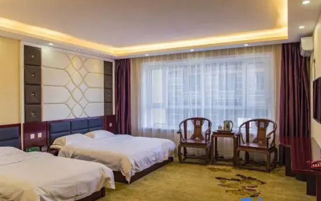 Park Hyatt Holiday Inn
