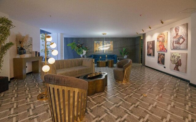 First Class Hotel