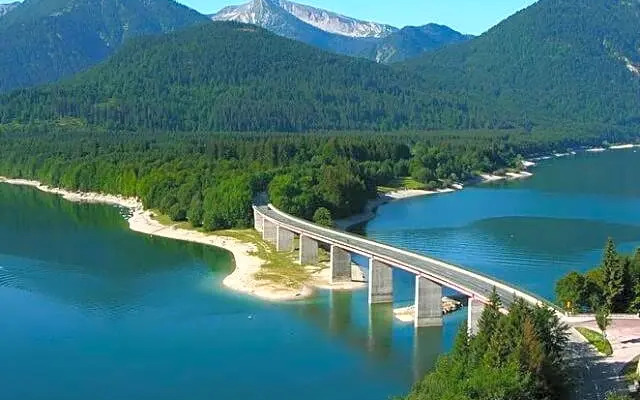 Gasthaus Faller Hof am Sylvensteinsee Bed & Breakfast