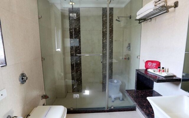OYO 411 Hotel Relaxinn