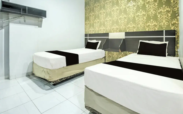 OYO 94781 Hotel Lucky Inn Makassar