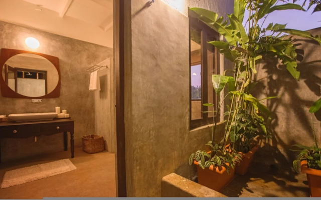 Salt by Hireavilla - 4BR w Heated Pool in Siolim