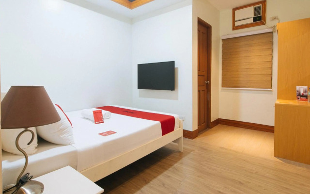 RedDoorz Premium @ Nick Hotel Gerona Tarlac