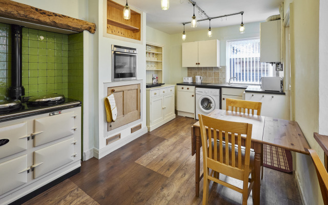 Host Stay Cromwell House