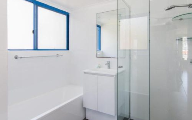 Heritage 102 Great Water Views – Bathroom – Tuncurry