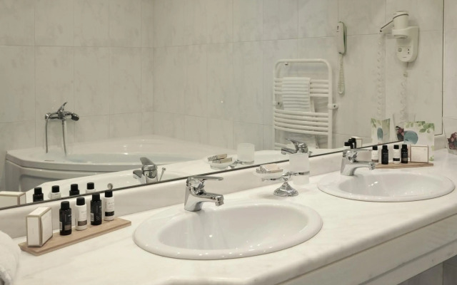 Athens Atrium Hotel and Suites