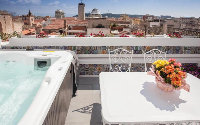 Bea's Terrace - Private Jacuzzi in the City Centre