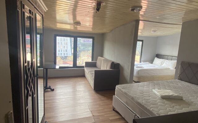 Zeus Convenient Suit İstanbul