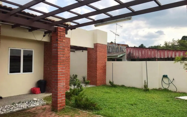 Swimming Pool Party House