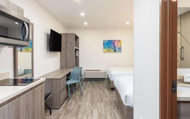 Hotel Mesaluna Short & Long Stay