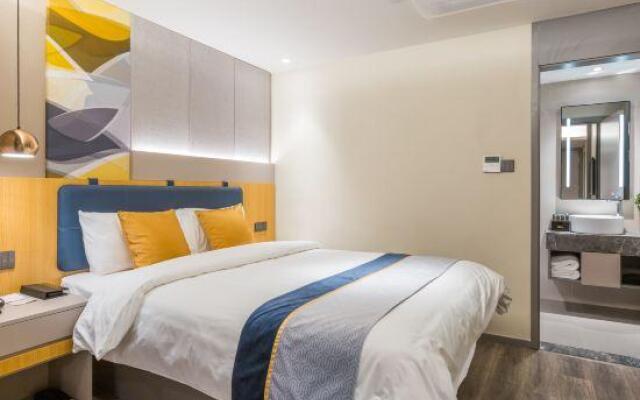 Home Inn Selected(Shanghai North Sichuan Road Baoshan Road subway station store)