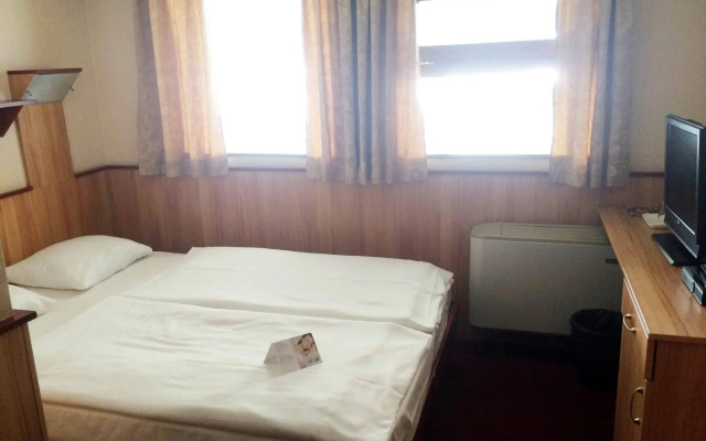 Fortuna Boat Hotel