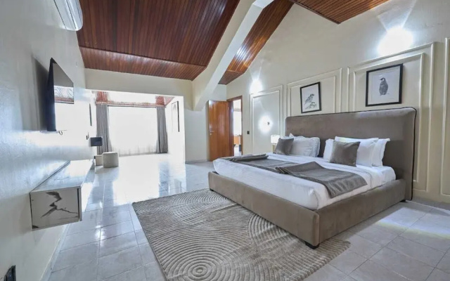 The Carrington Suites
