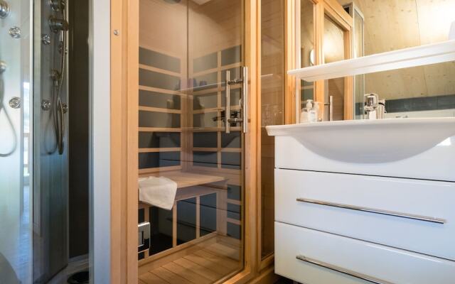 Superior Chalet With Whirlpool