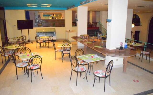 Jewels La Perla Hotel