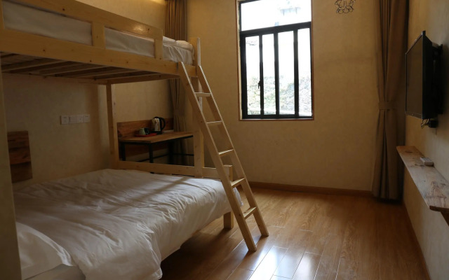 Qiandaohu Blue Mountain Youth Hostel