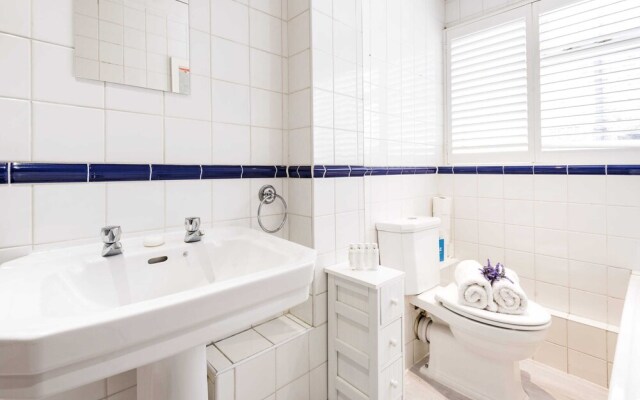 Charming Golborne Escape