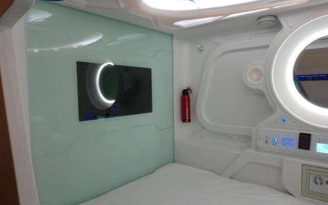 Stay With Me Capsules Hostel