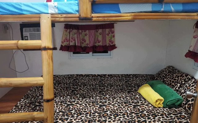 Room-aremen Transient, the no Hassle and