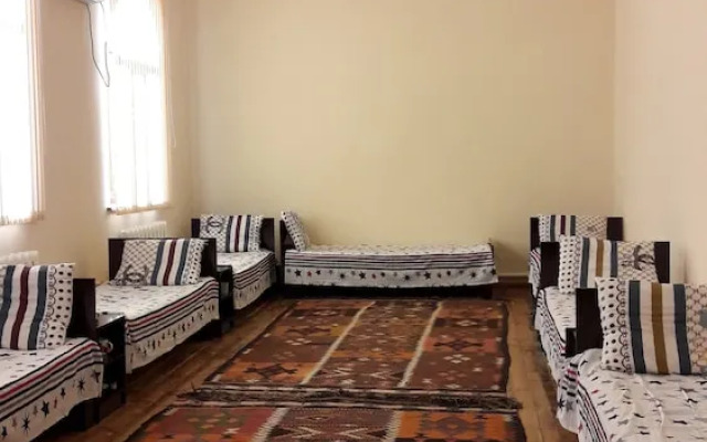 Xo'ja Ismat Buxoriy Hostel