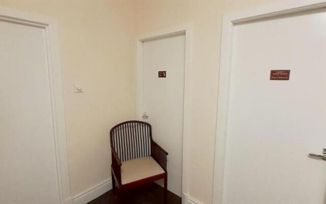 Queens Rooms